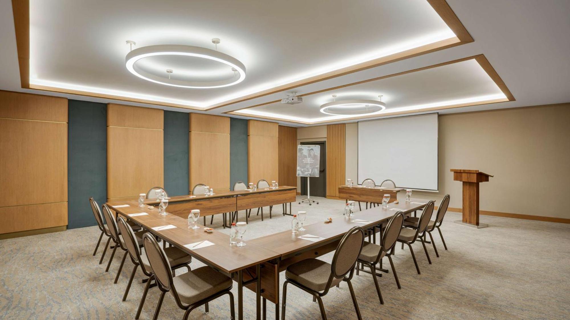 Radisson Hotel Istanbul Merter Экстерьер фото