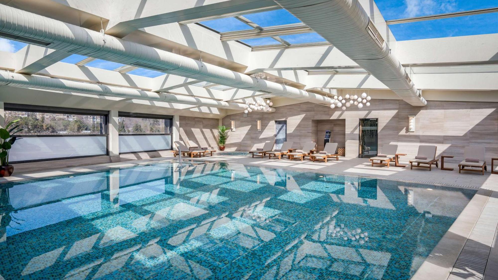 Radisson Hotel Istanbul Merter Экстерьер фото