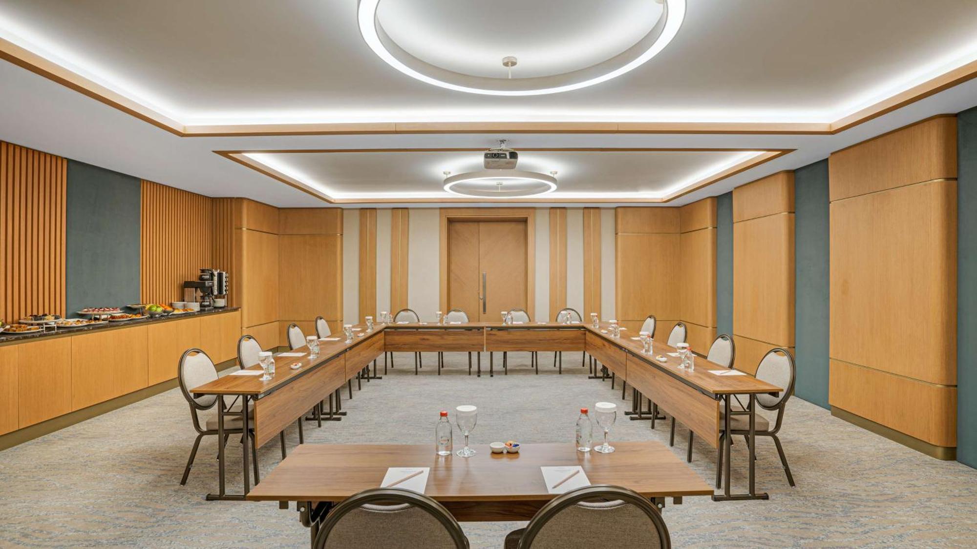 Radisson Hotel Istanbul Merter Экстерьер фото
