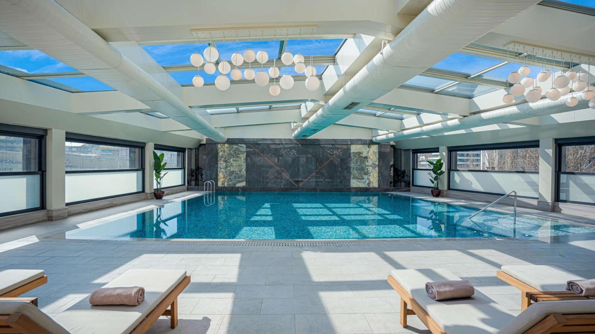 Radisson Hotel Istanbul Merter Экстерьер фото