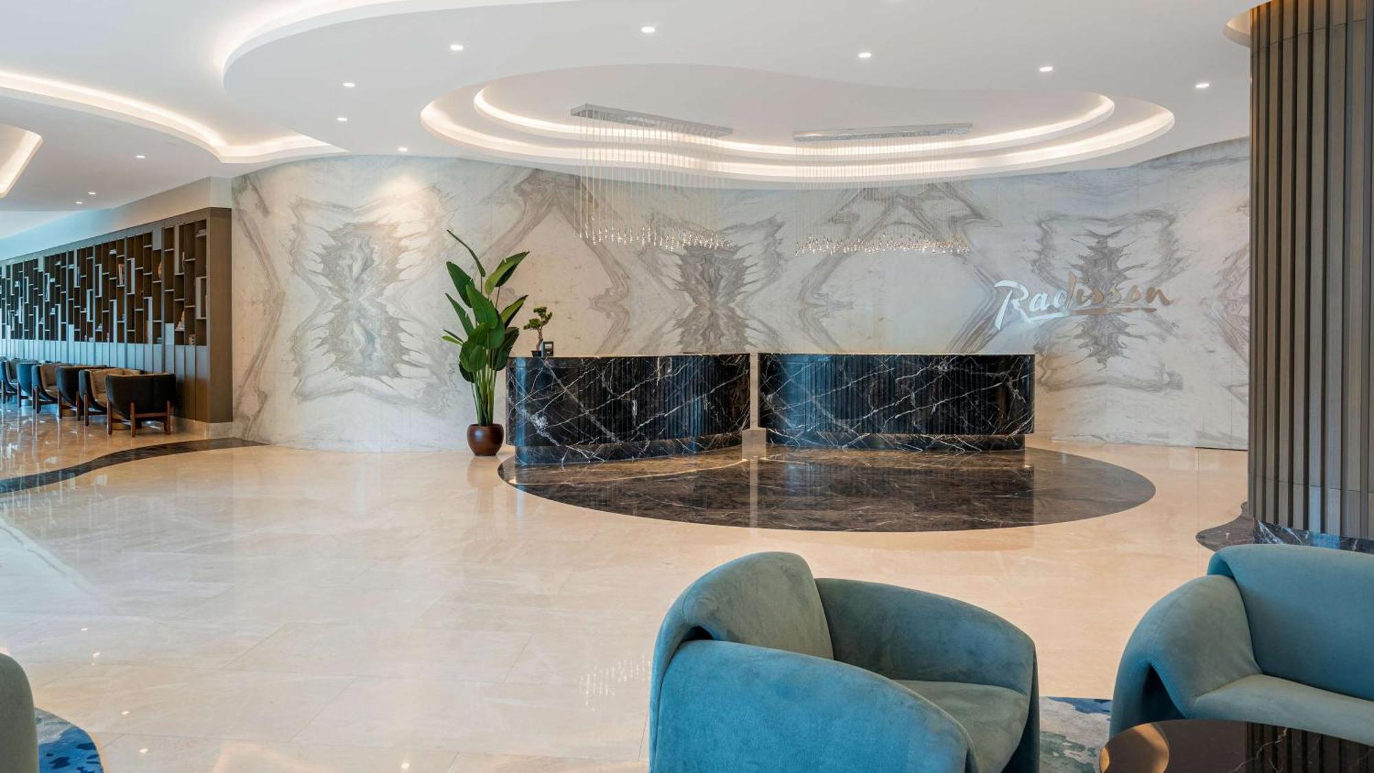 Radisson Hotel Istanbul Merter Экстерьер фото