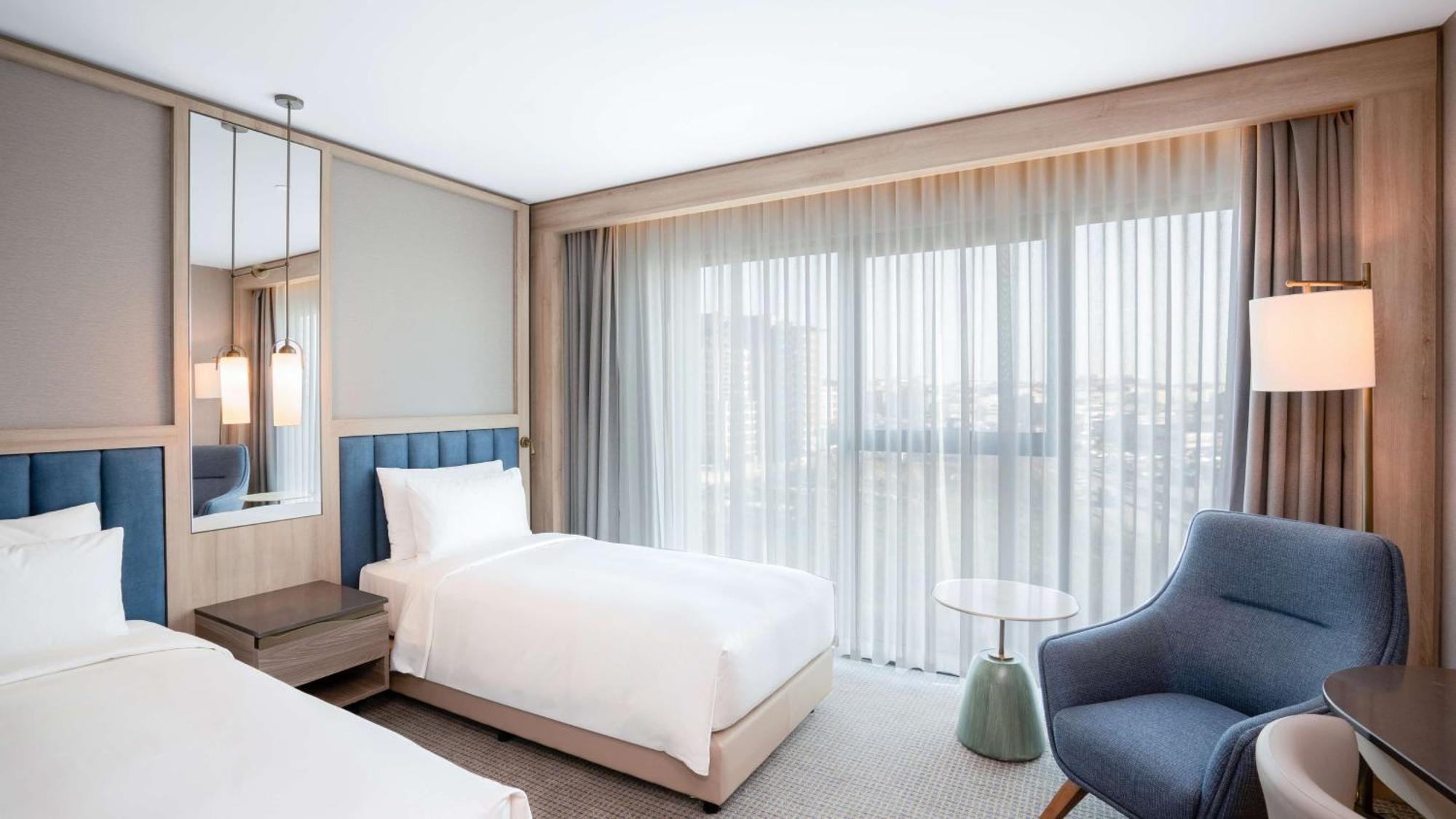 Radisson Hotel Istanbul Merter Экстерьер фото