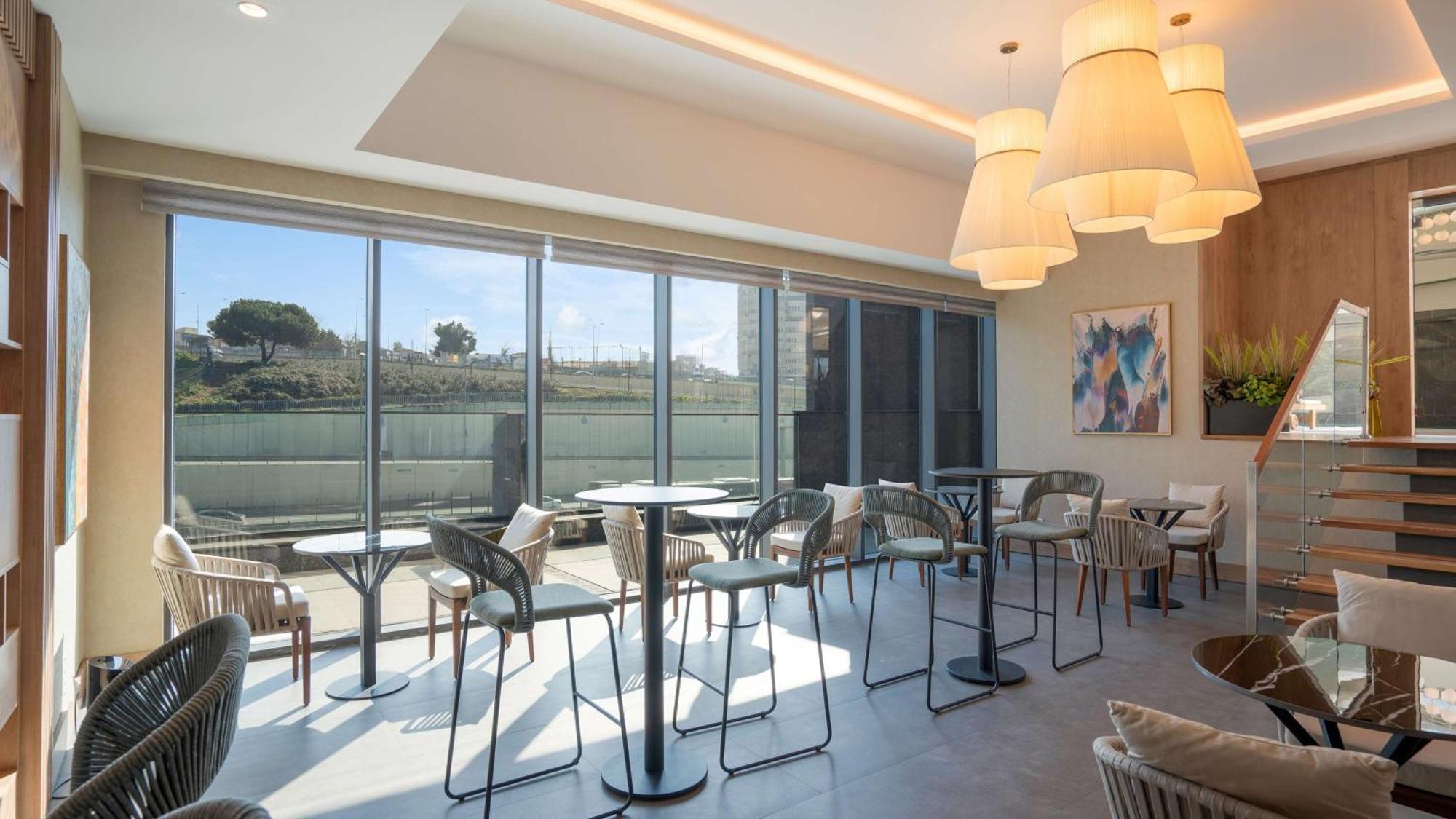 Radisson Hotel Istanbul Merter Экстерьер фото
