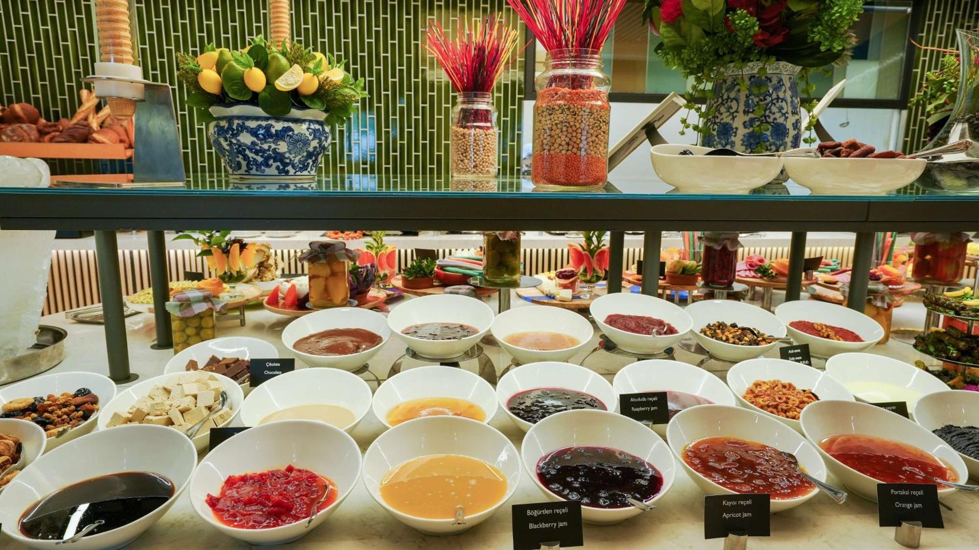 Radisson Hotel Istanbul Merter Экстерьер фото